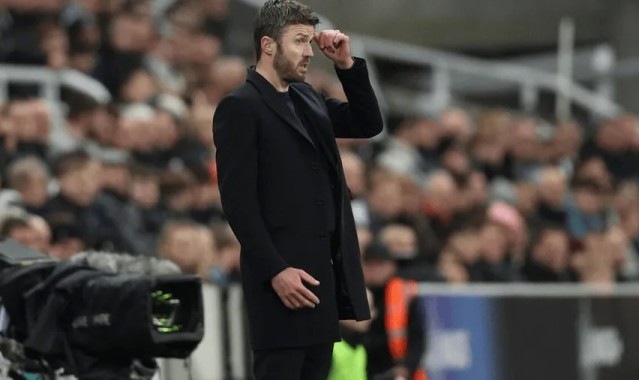 卡里克：虽然这样说让我难受，但10人的纽卡配得上战胜曼联