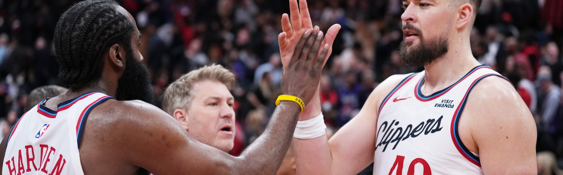 近19战16胜！快船五外明明效果更好 卢指导为啥还要重用祖巴茨？